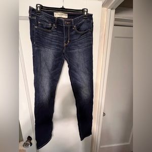 Lightly worn Abercrombie and Fitch  Jeans size 6R W28 L31  skinny and low rise